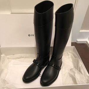 (SOLD) GIVENCHY Eva Chain RAIN BOOTS Matte Black
